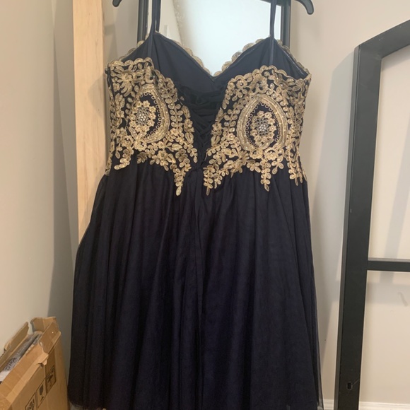 Short strapless prom dress - Picture 2 of 2